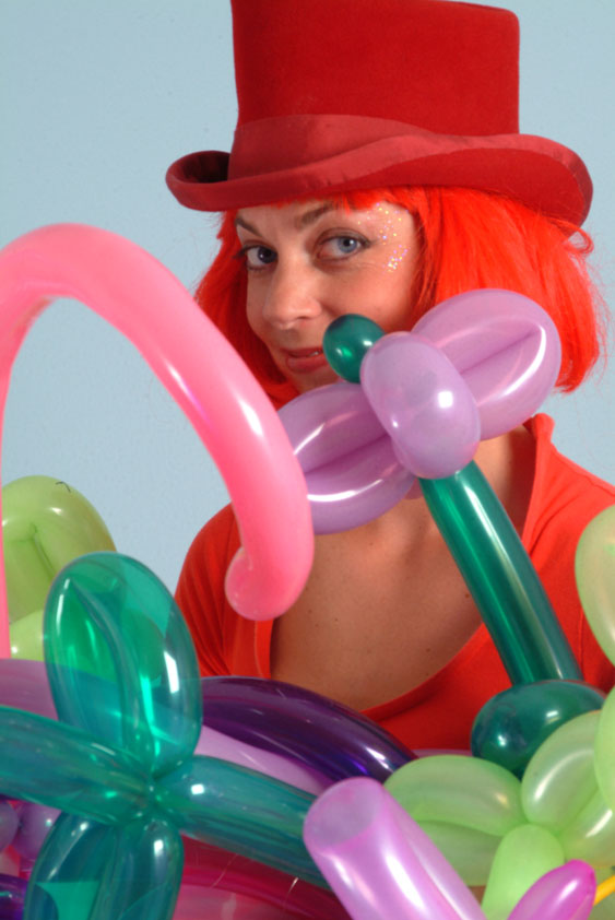 Balloon entertainer for hire