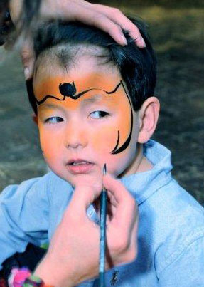 Kids party fun face painting