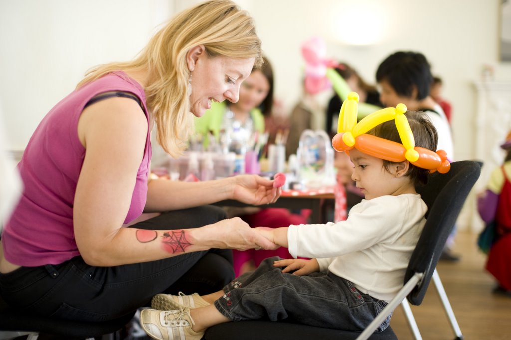 Arm painting for children's party