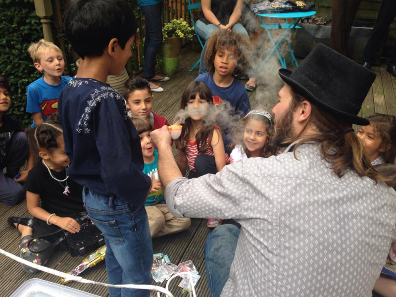 Hire Bubble Party entertainer in London
